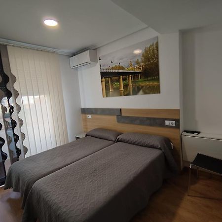 Hostal Rioja Condestable Логроньо Экстерьер фото